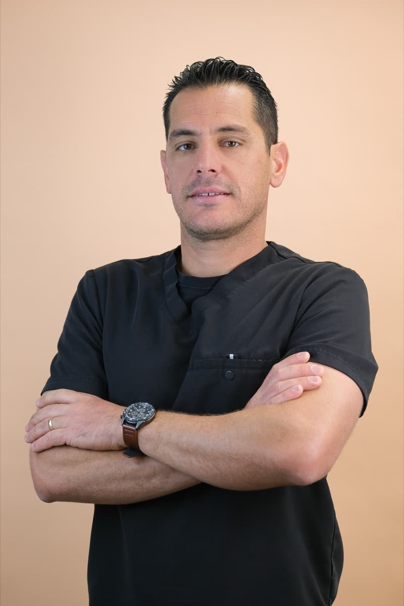 Dr. Eduardo Cabrera